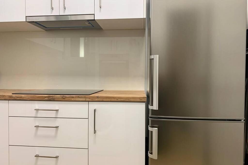 Kallimarmaro 2-Bedroom Apartment เอเธนส์ ภายนอก รูปภาพ